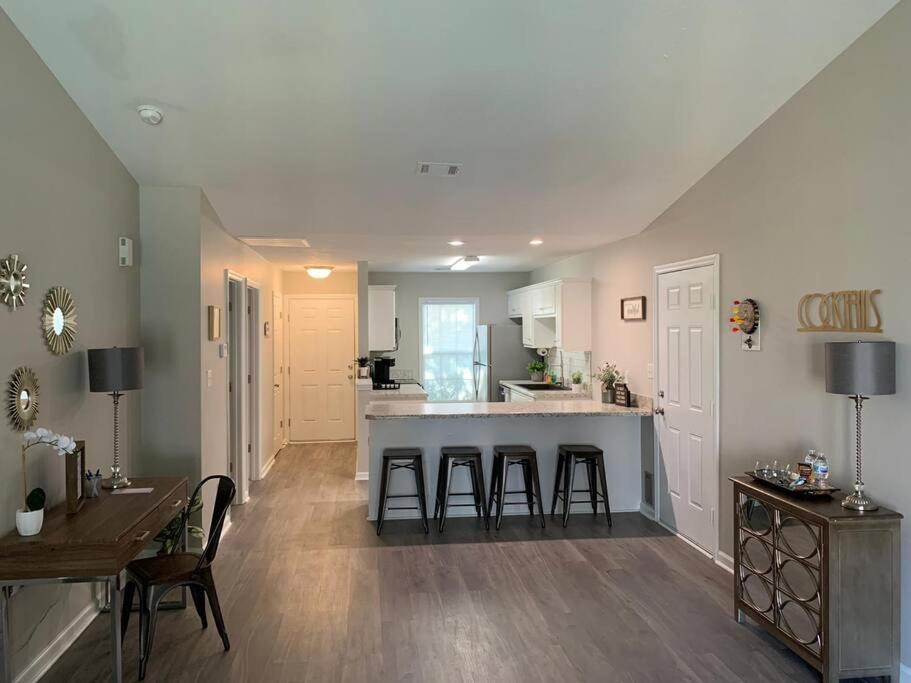 Comfy, Stylish Townhome Near I-20! أوغستا المظهر الخارجي الصورة