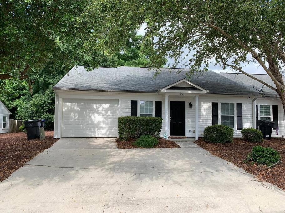 Comfy, Stylish Townhome Near I-20! أوغستا المظهر الخارجي الصورة